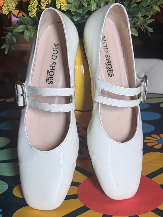 Mod Shoes Shoes - Mod Shoes Brand RARE real patent leather flats w/ buckle closure.